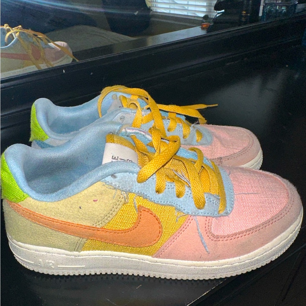 Nike Air Force 1 (Pastel colors , 2022 release) Grade school size 5.5 . Unisex